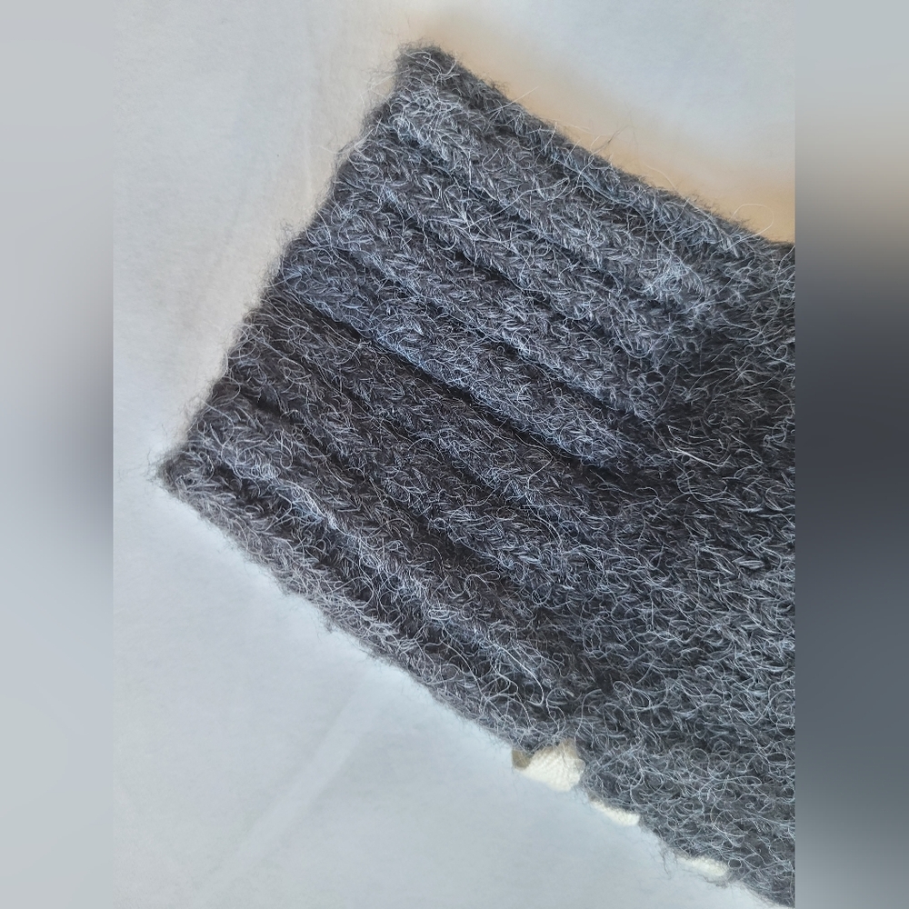 HL AFFAIR Sweater. Size: L - Picture 12 of 14